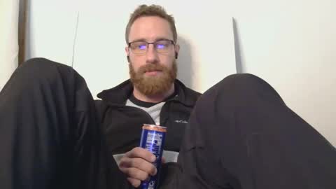 8InchesAndSomeHoles online show from 02-20-26, 06:41