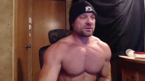 Snapshot of 9fat_inches chatting on 12-20-24, 03:25 9 fat inches online show from 12-20-24, 03:25