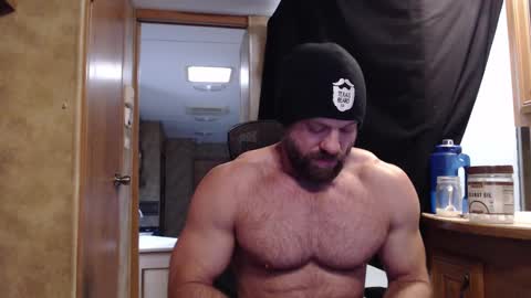 Snapshot of 9fat_inches chatting on 03-08-25, 06:47 9 fat inches online show from 03-08-25, 06:47