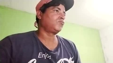 9vinhocamshow online show from 01-04-25, 10:34