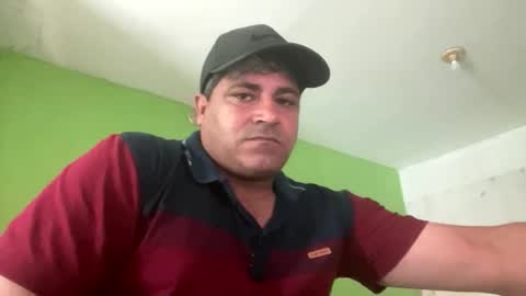 Snapshot of 9vinhocamshow chatting on 05-15-26, 11:28 9vinhocamshow online show from 05-15-26, 11:28