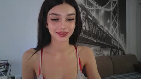 Snapshot of 9west chatting on 09-13-25, 11:32 KARINA online show from 09-13-25, 11:32