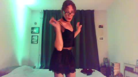 Snapshot of _8inchtranslover_ chatting on 08-09-26, 10:04 DeniceLovelace online show from 08-09-26, 10:04