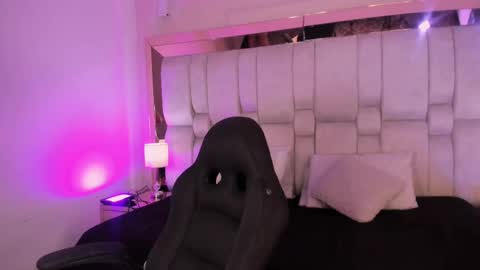 Abbye Miller online show from 10-21-25, 12:06