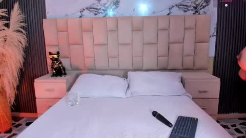 Agatha online show from 03-08-26, 02:04