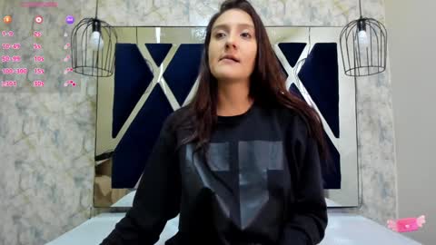 Snapshot of _alaia_collway_ chatting on 12-02-24, 11:56 Alaia online show from 12-02-24, 11:56