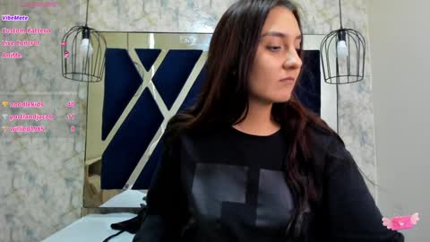 Snapshot of _alaia_collway_ chatting on 12-02-24, 06:21 Alaia online show from 12-02-24, 06:21