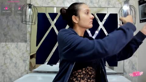 Snapshot of _alaia_collway_ chatting on 12-05-24, 11:49 Alaia online show from 12-05-24, 11:49