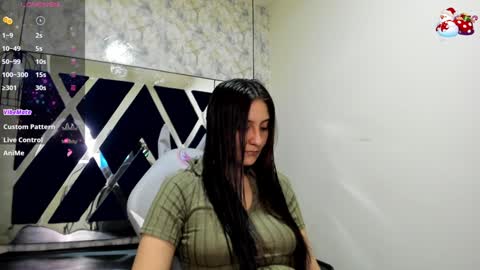 Snapshot of _alaia_collway_ chatting on 12-13-24, 11:34 Alaia online show from 12-13-24, 11:34