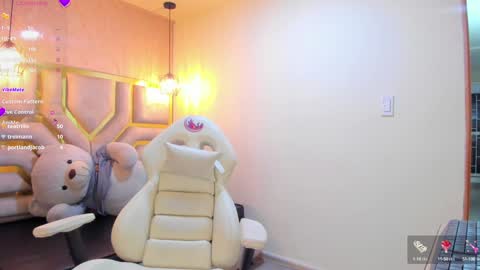 Snapshot of _alaia_collway_ chatting on 12-27-24, 01:22 Alaia online show from 12-27-24, 01:22