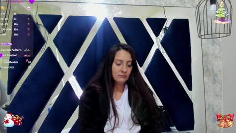 Snapshot of _alaia_collway_ chatting on 12-29-24, 03:03 Alaia online show from 12-29-24, 03:03