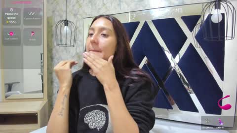 Snapshot of _alaia_collway_ chatting on 01-13-25, 12:02 Alaia online show from 01-13-25, 12:02