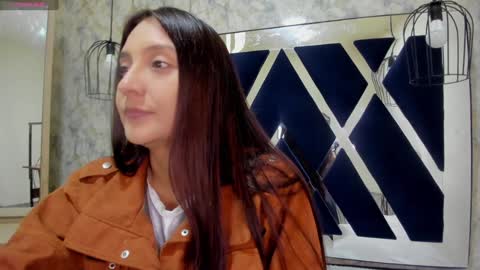 Snapshot of _alaia_collway_ chatting on 01-20-25, 11:56 Alaia online show from 01-20-25, 11:56