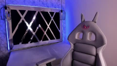 Snapshot of _alaia_collway_ chatting on 01-30-25, 03:08 Alaia online show from 01-30-25, 03:08