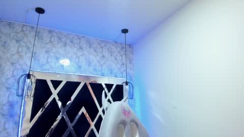Snapshot of _alaia_collway_ chatting on 01-31-25, 06:03 Alaia online show from 01-31-25, 06:03