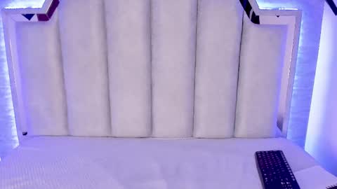 Snapshot of _alaia_collway_ chatting on 02-12-25, 03:05 Alaia online show from 02-12-25, 03:05