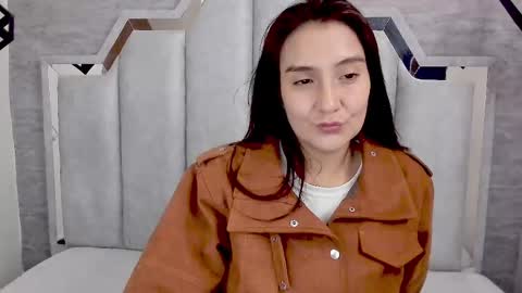 Snapshot of _alaia_collway_ chatting on 02-18-25, 12:17 Alaia online show from 02-18-25, 12:17