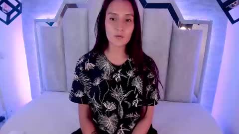 Snapshot of _alaia_collway_ chatting on 02-26-25, 02:46 Alaia online show from 02-26-25, 02:46