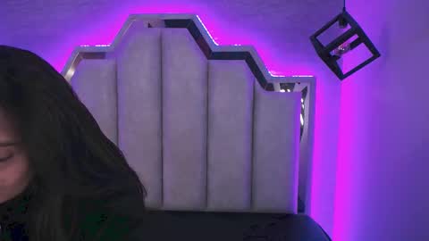 Snapshot of _alaia_collway_ chatting on 03-01-25, 11:39 Alaia online show from 03-01-25, 11:39