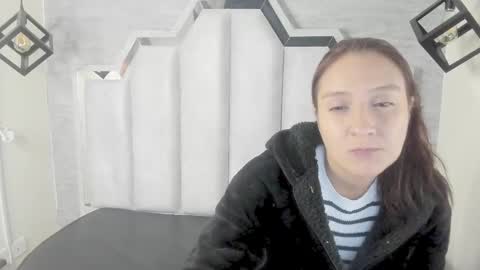 Snapshot of _alaia_collway_ chatting on 03-07-25, 12:01 Alaia online show from 03-07-25, 12:01