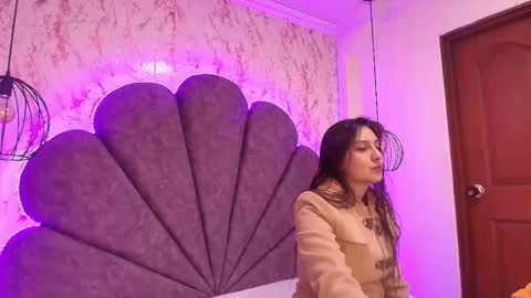 Snapshot of _alaia_collway_ chatting on 09-20-25, 11:55 Alaia online show from 09-20-25, 11:55