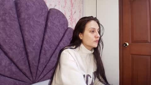 Snapshot of _alaia_collway_ chatting on 10-04-25, 12:03 Alaia online show from 10-04-25, 12:03