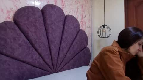 Snapshot of _alaia_collway_ chatting on 10-11-25, 11:53 Alaia online show from 10-11-25, 11:53