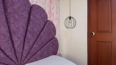 Snapshot of _alaia_collway_ chatting on 10-17-25, 11:24 Alaia online show from 10-17-25, 11:24