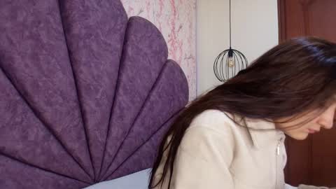 Snapshot of _alaia_collway_ chatting on 10-18-25, 11:55 Alaia online show from 10-18-25, 11:55