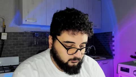 Snapshot of _alan_bear_ chatting on 12-11-24, 08:18 Alan online show from 12-11-24, 08:18