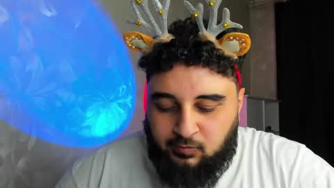 Snapshot of _alan_bear_ chatting on 12-31-24, 12:11 Alan online show from 12-31-24, 12:11