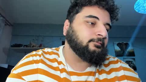 Snapshot of _alan_bear_ chatting on 02-05-25, 03:20 Alan online show from 02-05-25, 03:20