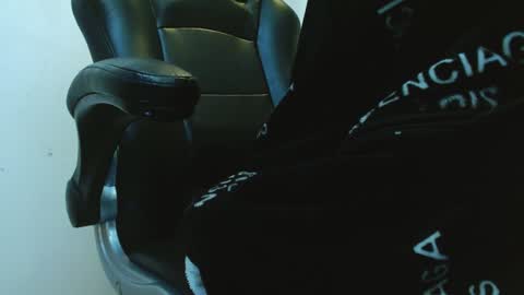 Snapshot of _alexandrajones chatting on 01-09-25, 12:30 Alexandra online show from 01-09-25, 12:30