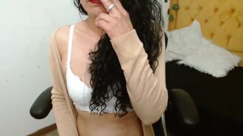 Snapshot of _alexandrajones chatting on 01-11-25, 10:29 Alexandra online show from 01-11-25, 10:29