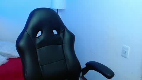 Snapshot of _alexandrajones chatting on 01-28-25, 07:11 Alexandra online show from 01-28-25, 07:11