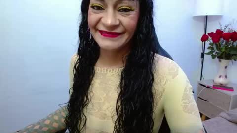 Snapshot of _alexandrajones chatting on 10-05-25, 01:48 Alexandra online show from 10-05-25, 01:48