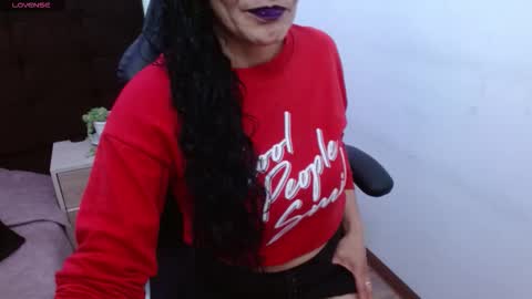 Snapshot of _alexandrajones chatting on 10-12-25, 04:28 Alexandra online show from 10-12-25, 04:28