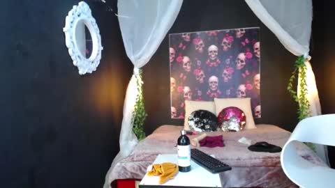 Snapshot of _alhanna chatting on 12-13-24, 12:09 Alhanna online show from 12-13-24, 12:09