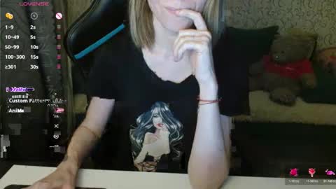 Snapshot of _alicecullen_ chatting on 11-15-25, 03:30 AliceCullen online show from 11-15-25, 03:30