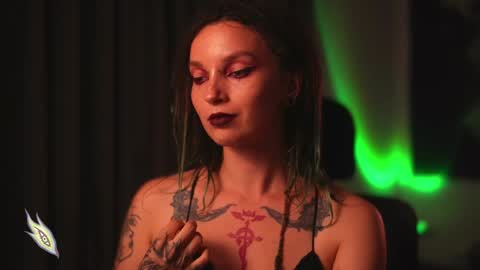 Snapshot of _alicemorrison_ chatting on 01-10-25, 04:09 Alice Morrison Mistress Datura online show from 01-10-25, 04:09