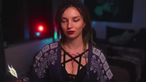 Snapshot of _alicemorrison_ chatting on 02-21-25, 04:37 Alice Morrison Mistress Datura online show from 02-21-25, 04:37