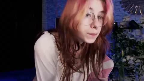 Snapshot of _alicenyx chatting on 06-29-26, 08:42 Alice online show from 06-29-26, 08:42