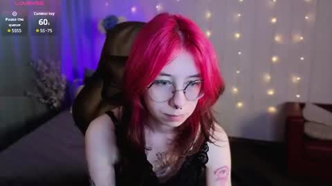 Snapshot of _alicenyx chatting on 07-30-26, 08:30 Alice online show from 07-30-26, 08:30