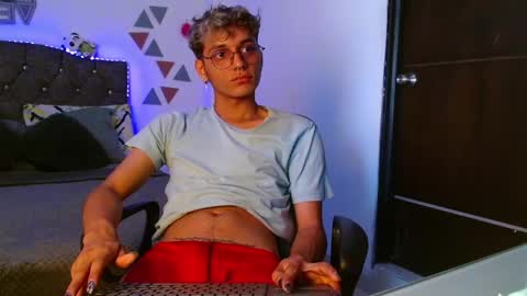 Snapshot of _andrew_willyams chatting on 01-18-25, 06:10 Andres online show from 01-18-25, 06:10