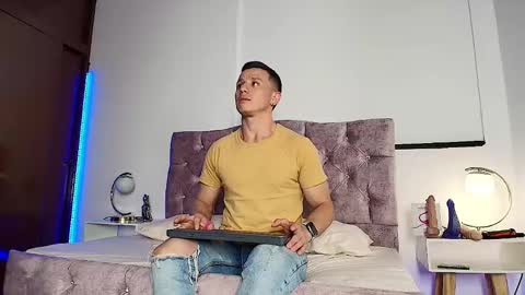 _andrewfalcon2 online show from 01-17-25, 06:12