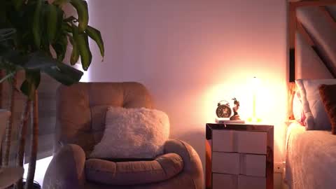 Snapshot of _andyy__ chatting on 10-25-25, 08:36 Andy online show from 10-25-25, 08:36