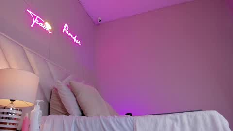 ngela  online show from 02-24-25, 06:36