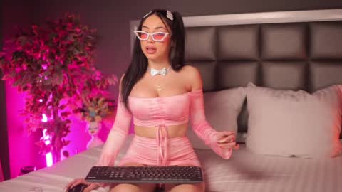 Snapshot of _anna_bloom chatting on 01-16-25, 08:25 Anna online show from 01-16-25, 08:25