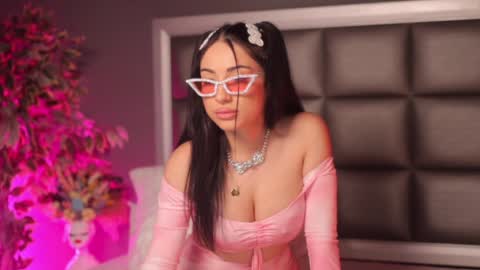 Snapshot of _anna_bloom chatting on 01-16-25, 11:27 Anna online show from 01-16-25, 11:27