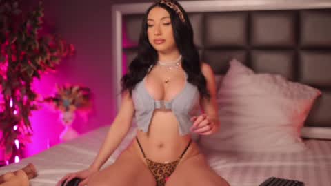 Snapshot of _anna_bloom chatting on 01-28-25, 08:26 Anna online show from 01-28-25, 08:26